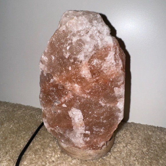 SALT LAMP - Picture 2 of 6